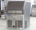 مكعب الثلج آلة في عمان